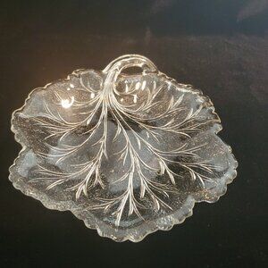 Vintage Glass Leaf Plate Dish In Excellent Condition